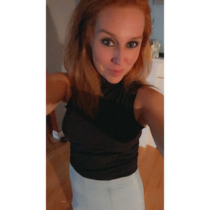 Meet your Posher, Crystal